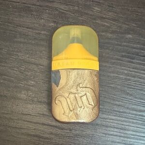 Urban Decay face bond luminizer